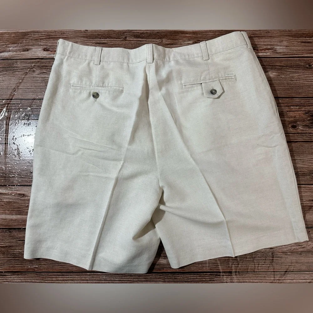 Tehama Men’s 40 Pleated Front Linen Blend Beige Golf Shorts